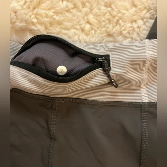 Lululemon Gray Cropped Workout Leggings - Picture 13 of 15